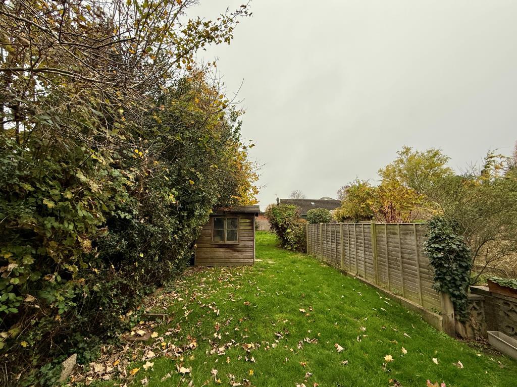 Lot: 110 - END-TERRACE HOUSE WITH OFF ROAD PARKING - Garden to rear with shed